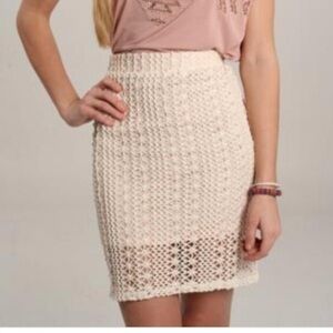 Free People crochet blush underlay Cream pencil style boho Skirt size 6